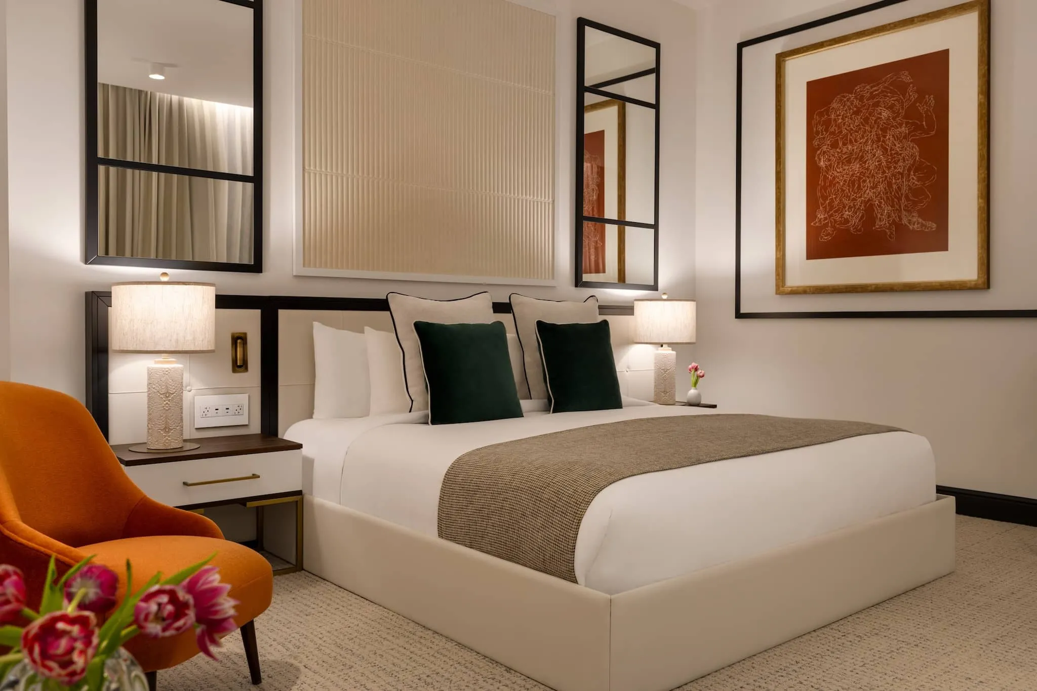 The King Deluxe Mobility / Hearing Accessible with Roll-In Shower is an example fo the refined experience you will have at The Chemists' Club Hotel